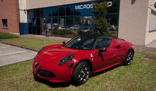 Alfa Romeo 4C wrapping with anti-stone and carbon fiber