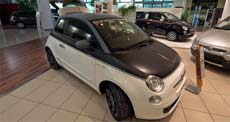 Vista frontale con rivestimento Nero Opaco del cofano - Fiat 500