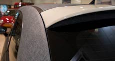 Particolare rivestimento dei fascioni laterali del tettuccio con pellicola effetto jeans