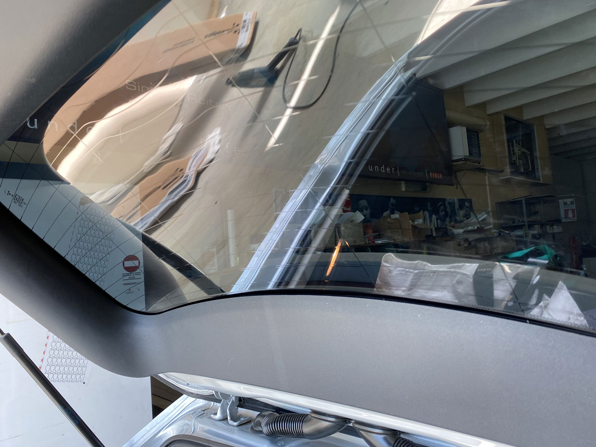 Oscuramento vetri auto Verona – Pellicole per oscurare vetri auto a Verona  e dintorni