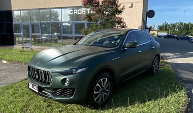 Car Wrapping | Maserati Levante | Pellicola Wrapping Verde Opaco 3m 2080 