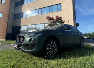 Car Wrapping Maserati Levante Film Adesivo 3m 2080 Verde Opaca