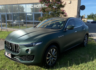 Car Wrapping Maserati Levante Pellicola 3m 2080 Verde Opaca